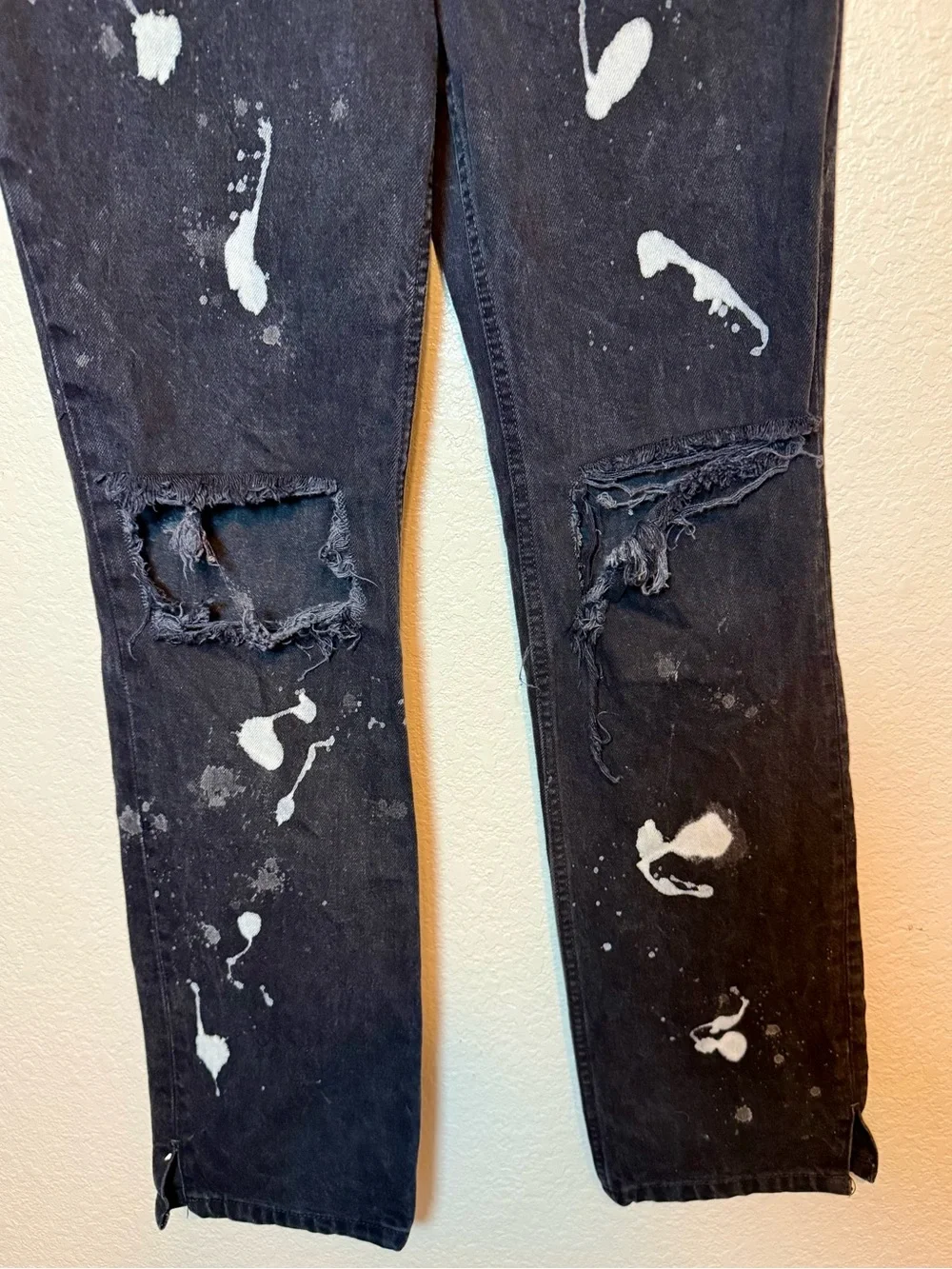 Free People We The Free Distressed Paint Splattered Black Jeans Size 27